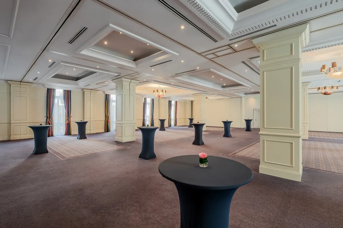 Corinthia Budapest állófogadás terem, networking, koktélasztalok, kombinálható terek, 200 fő